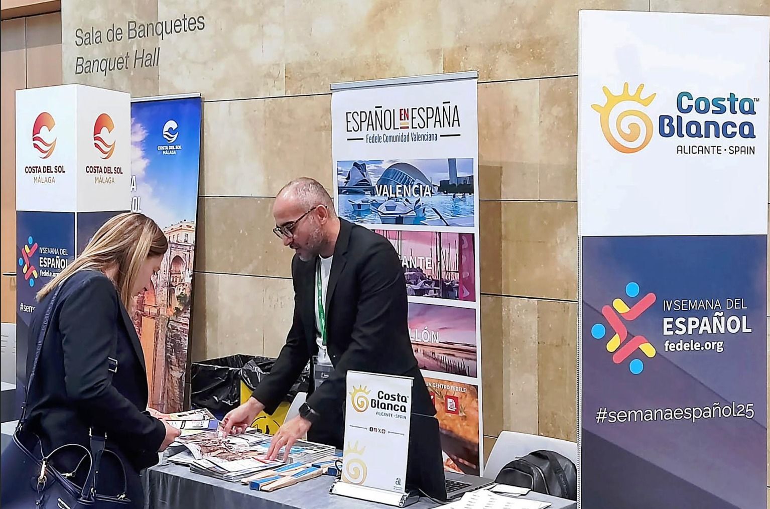 Estand de la Costa Blanca en la ‘Setmana de l'Espanyol’ de Logroño