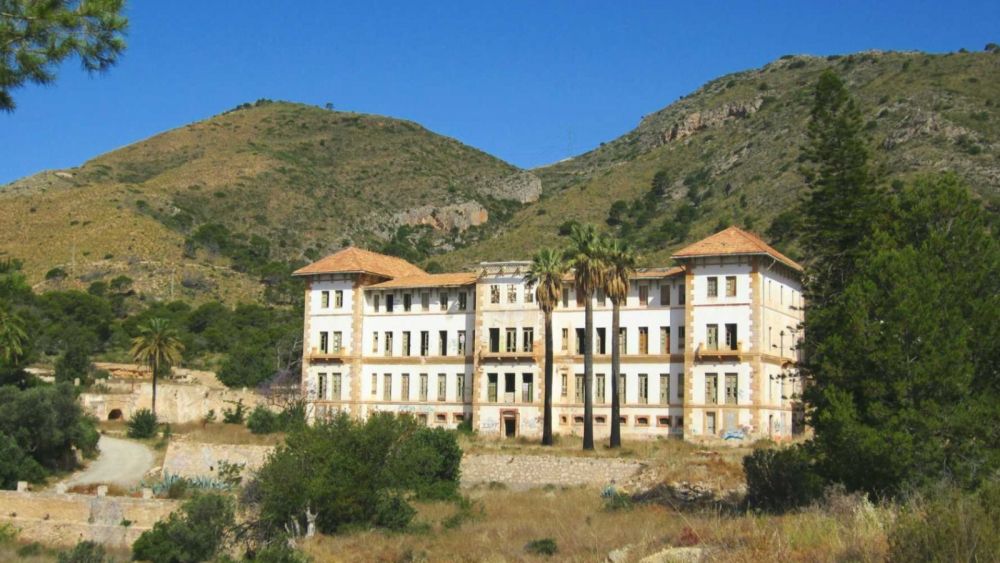Antiguo preventorio de Aigües Antiguo preventorio de Aigües