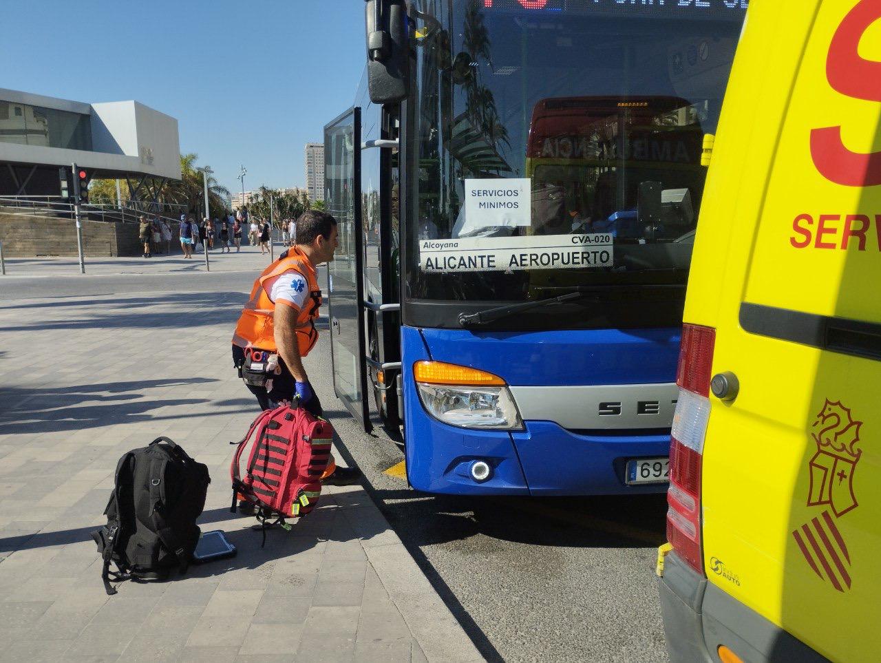 La línea C-6 sin servicio por la huelga en el autobús interurbano