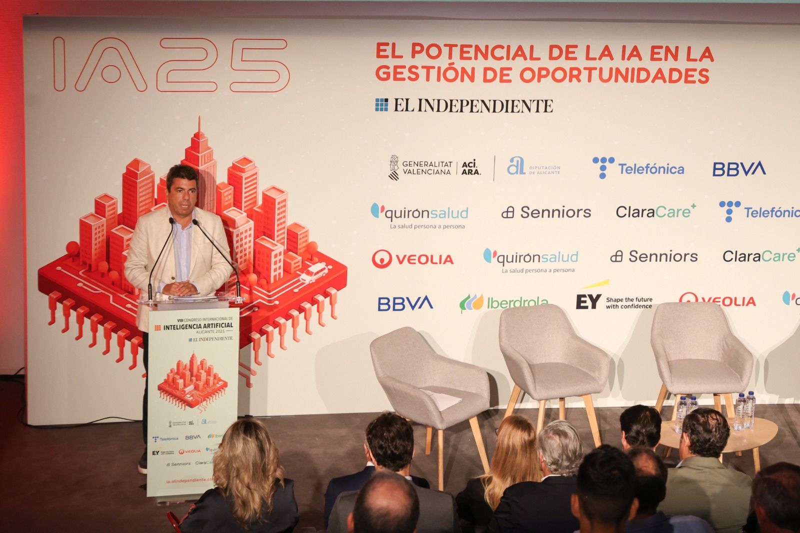 Mazón intervé en un fòrum d'Intel·ligència Artificial a Alacant