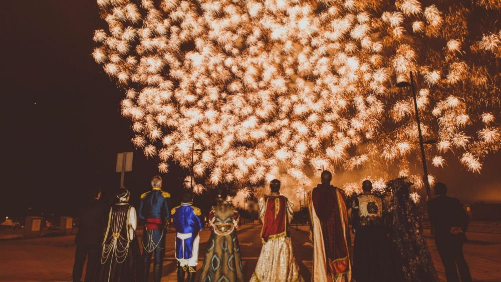 Castillo de fuegos artificiales en los Moros y Cristianos de El Campello Castillo de fuegos artificiales en los Moros y Cristianos de El Campello