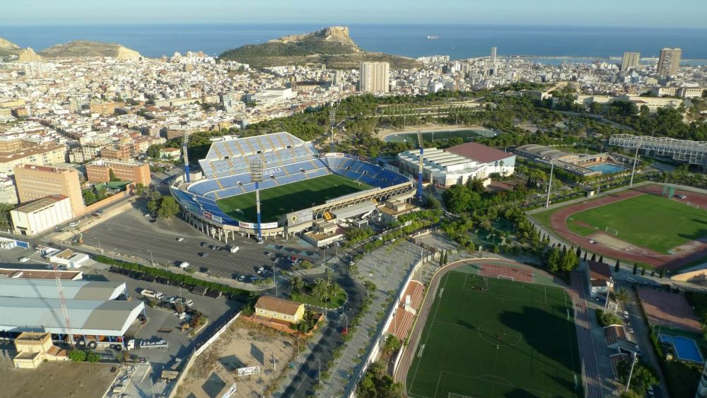 Vista aèria de la zona esportiva d'Alacant amb l'estadi José Rico Pérez Vista aèria de la zona esportiva d'Alacant amb l'estadi José Rico Pérez