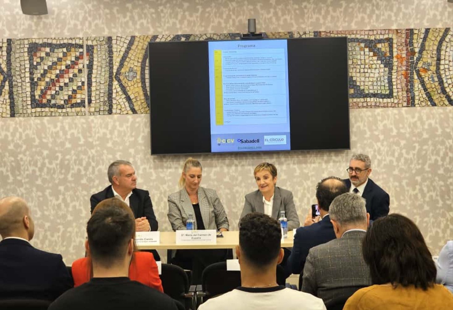 Marian Cano participa en un fòrum econòmic a Alacant