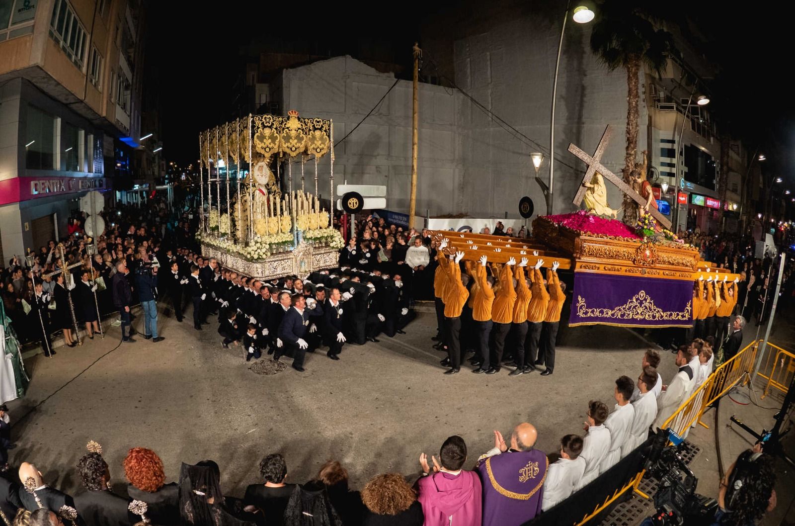 Una procesión de la Semana Santa de Torrevieja