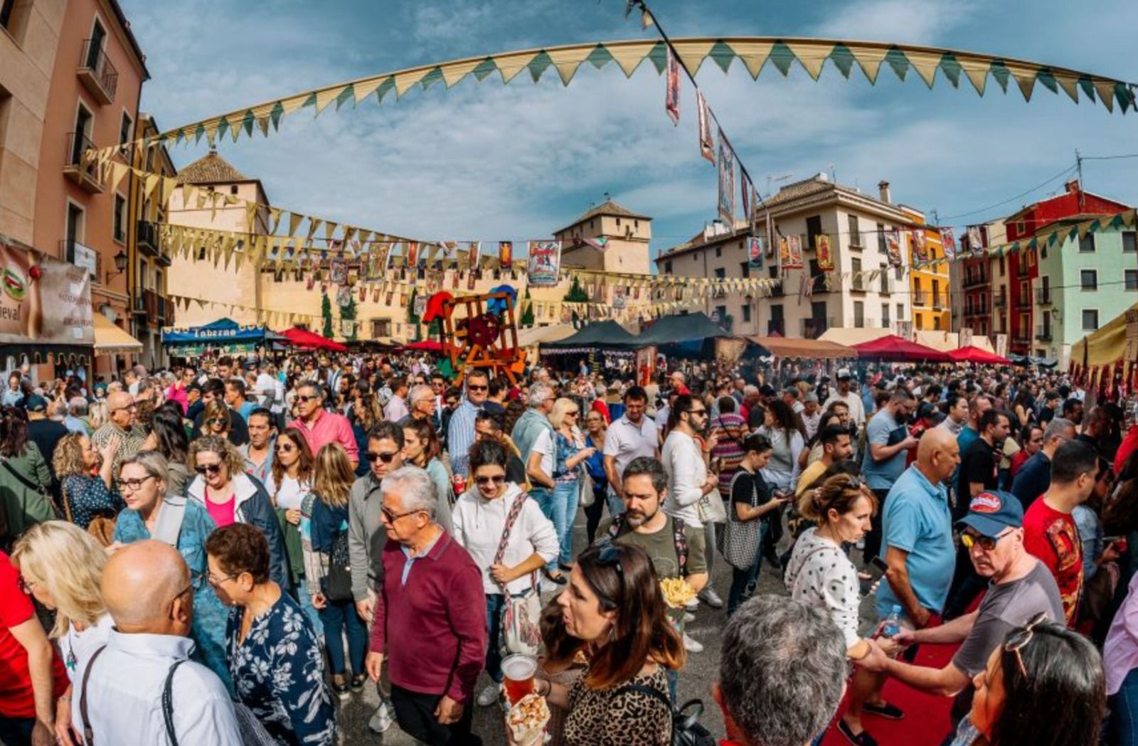 Multitud de persones acudixen cada any a la Fira de Tots Sants de Cocentaina
