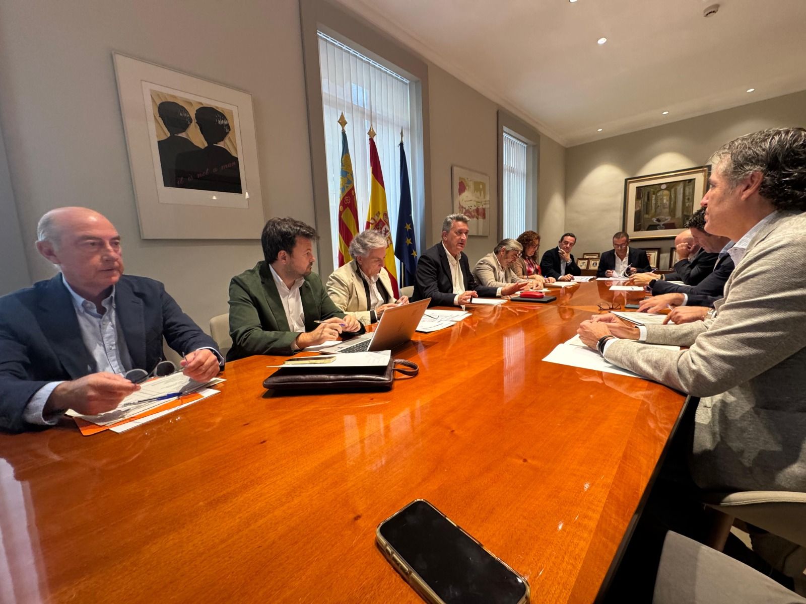 Reunió del conseller Matínez Mus amb els representants d'Ineca
