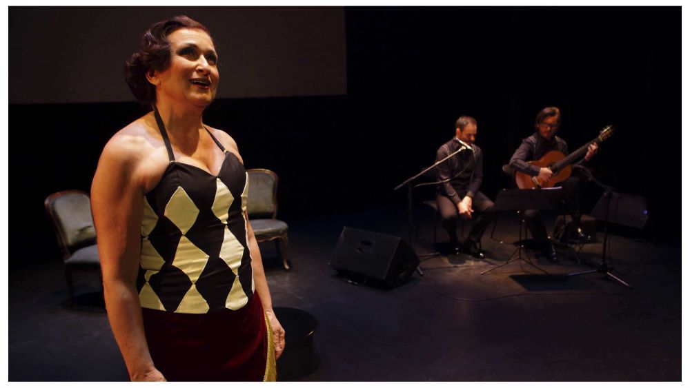 Obra en homenage a la poetessa Paca Aguirre Obra en homenage a la poetessa Paca Aguirre