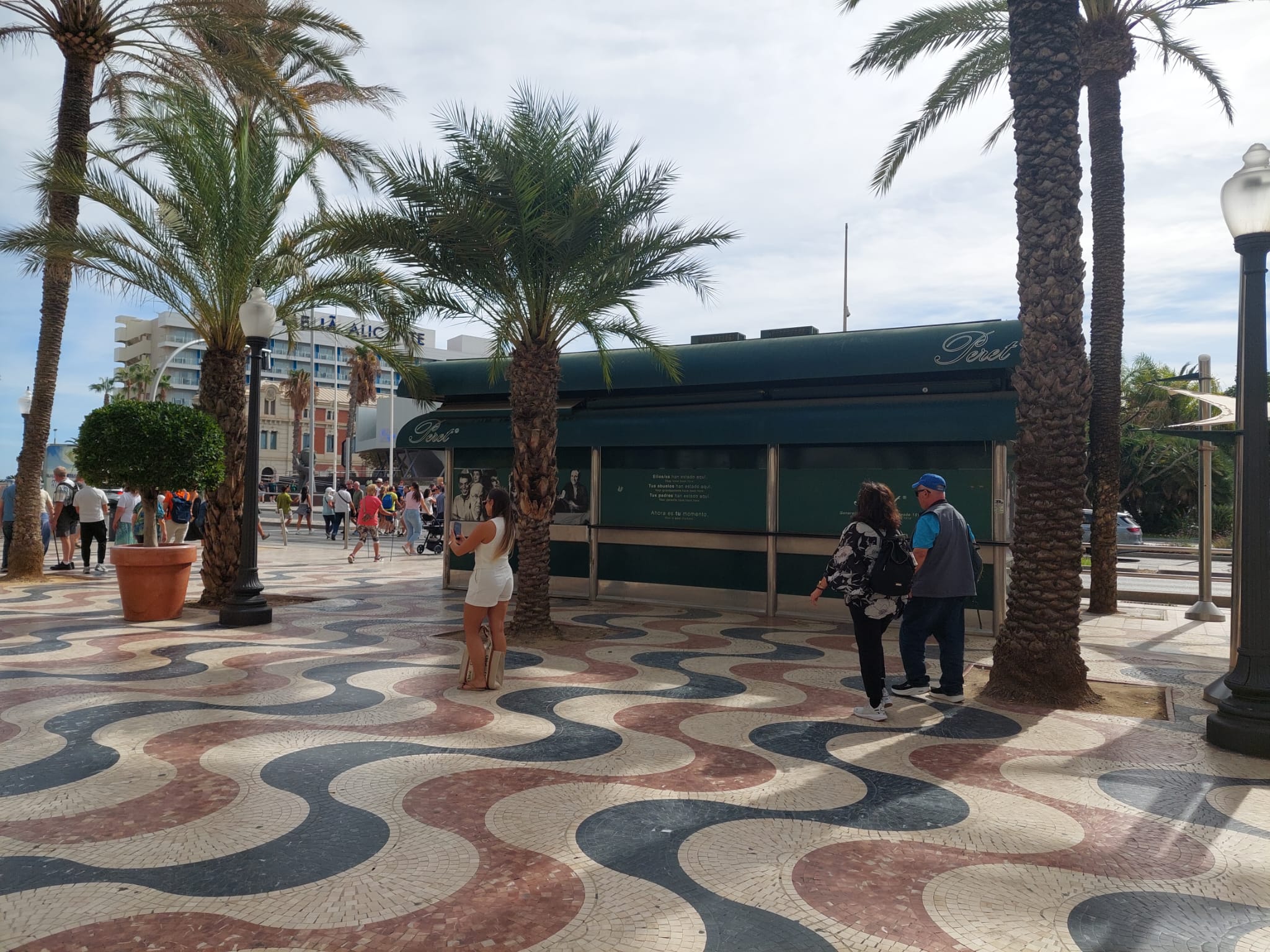 Quiosco Peret en la Explanada de Alicante