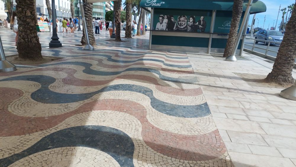 Zona de terraza de la antigua heladería Peret