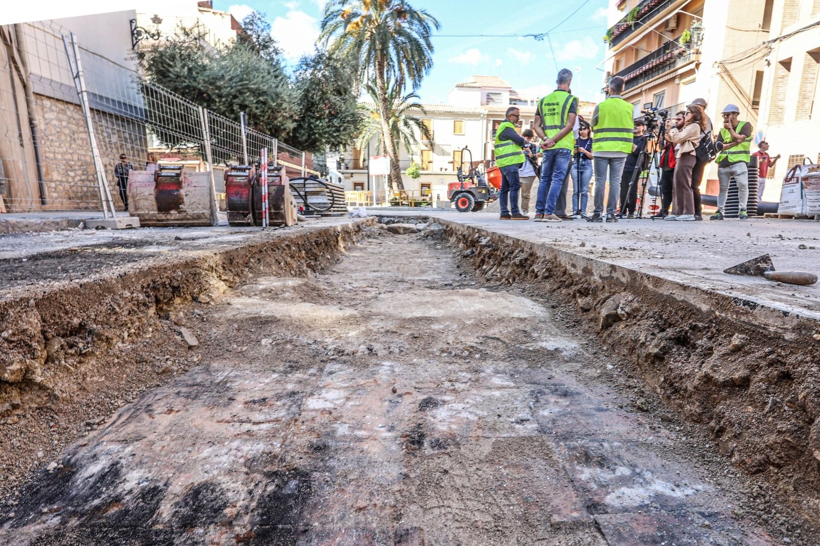 Obras en el entorno de la iglesia de Santa Ana en Elda