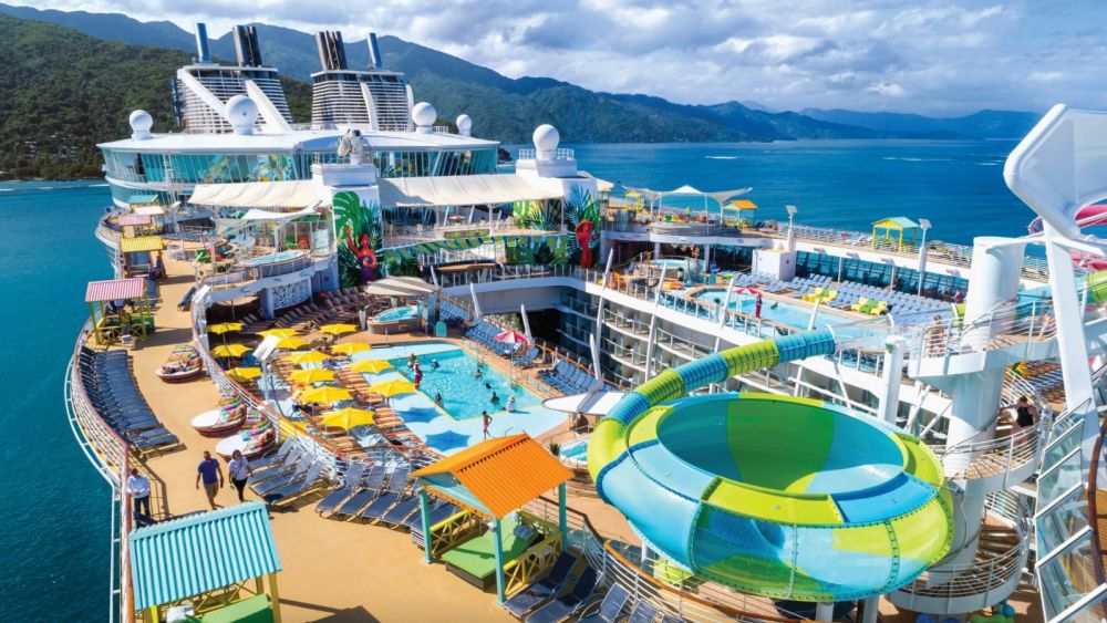 Zona de la coberta superior del creuer Allure of the seas Zona de la coberta superior del creuer Allure of the seas