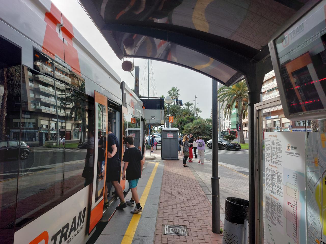 Apeadero de Puerta del Mar de la Línea 5 del TRAM