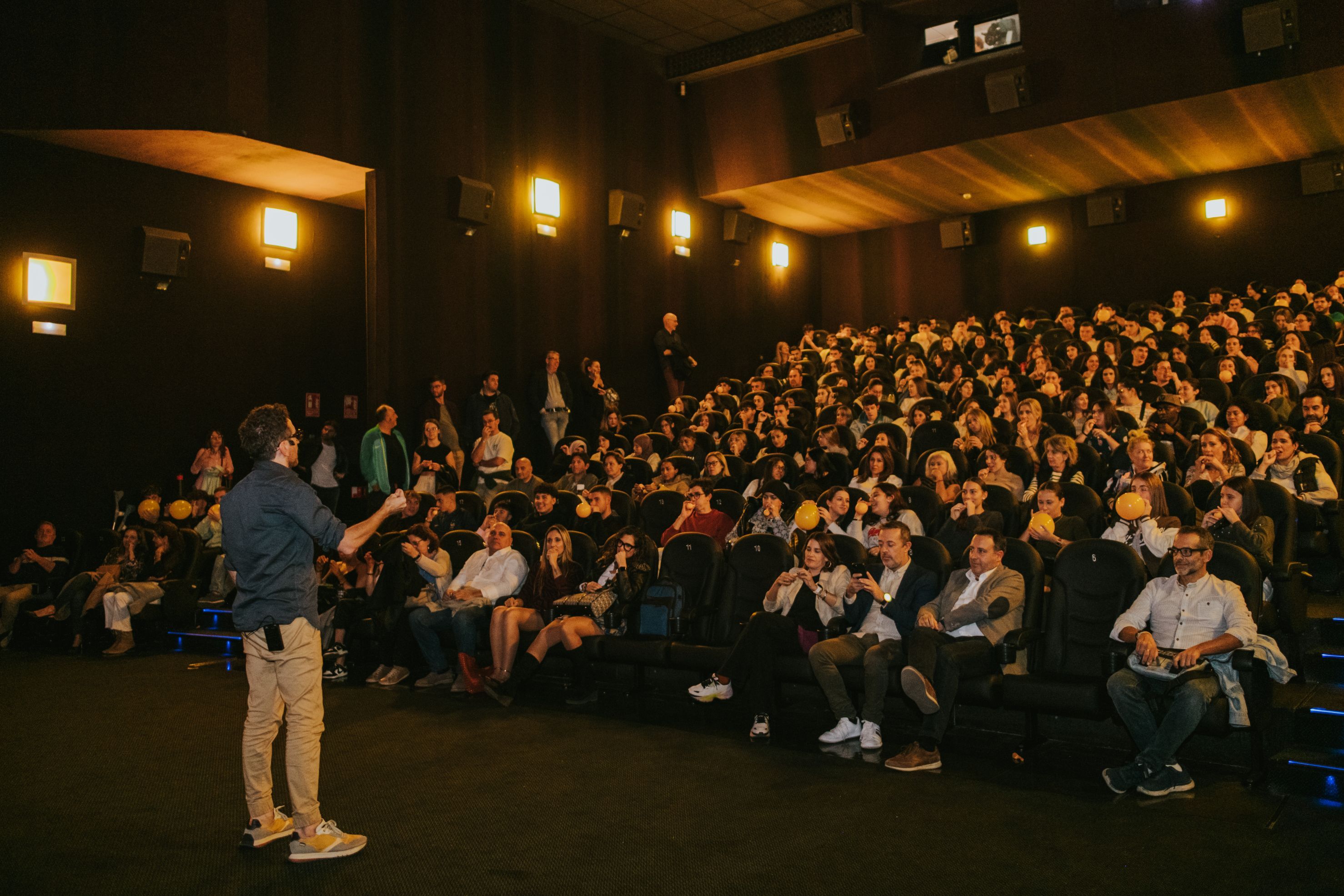 Foro Impulsa Empleo en una de las salas de cine de L'Aljub