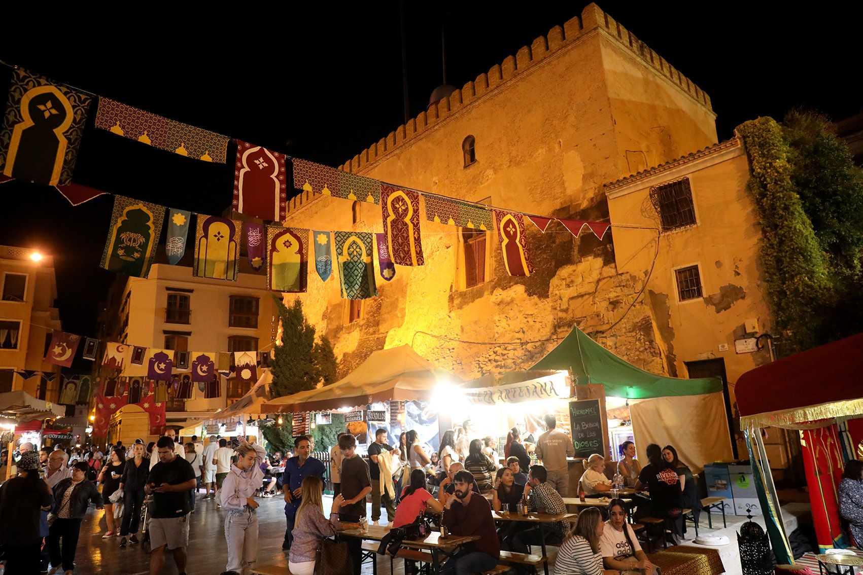Mercat Medieval d'Elx en la plaça Santa Isabel