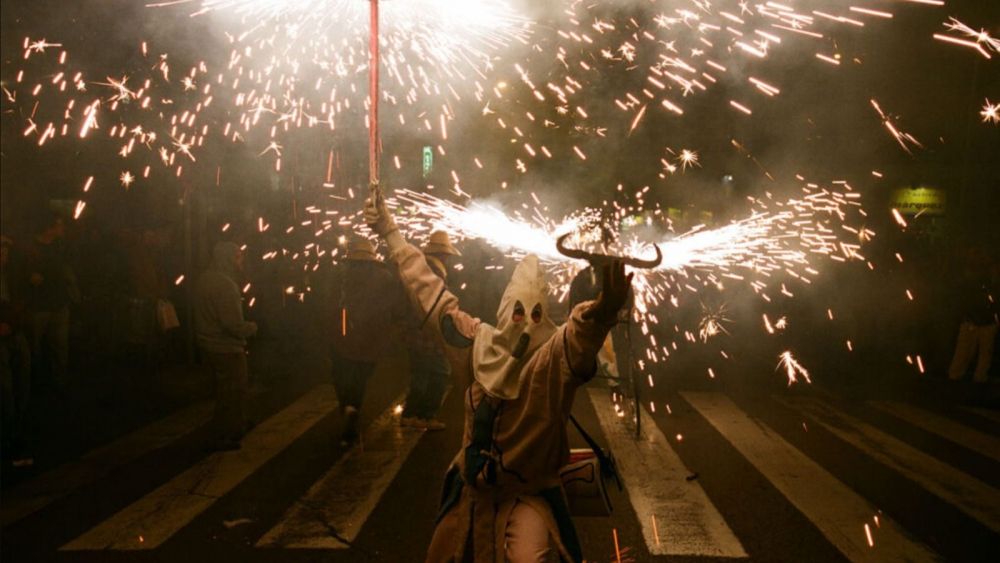 Represetación del Correfoc Nit Màgica de Xarxa Teatre Represetación del Correfoc Nit Màgica de Xarxa Teatre