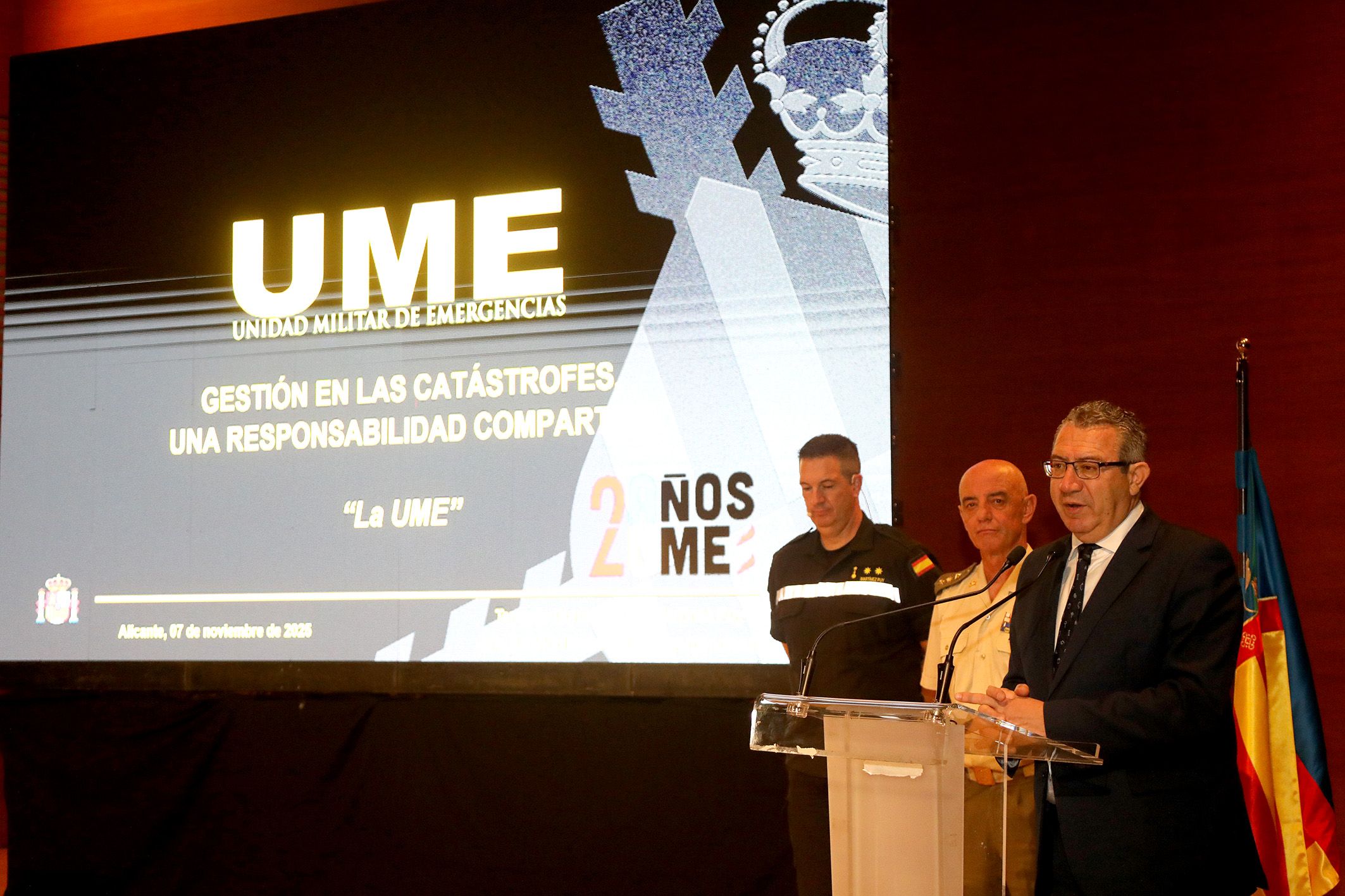 Conferència 'Gestió en les catàstrofes. Una responsabilitat compartida. L'UME'725 UME Conferència 'Gestió en les catàstrofes. Una responsabilitat compartida. L'UME'725 UME