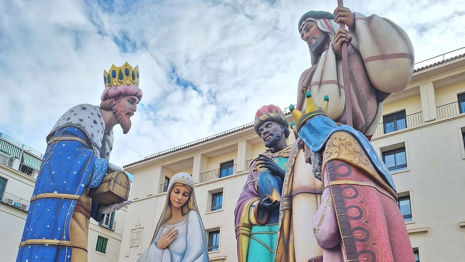 Betlem Gegant en la Plaça de l'Ajuntament d'Alacant Betlem Gegant en la Plaça de l'Ajuntament d'Alacant