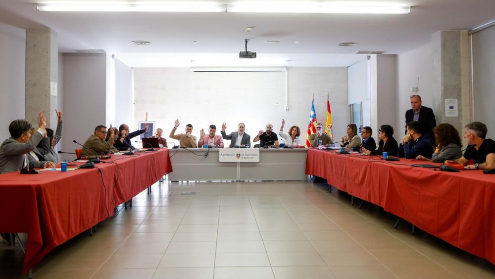 Ple extraordinari a Sant Joan pel rebut de la brossa Ple extraordinari a Sant Joan pel rebut de la brossa