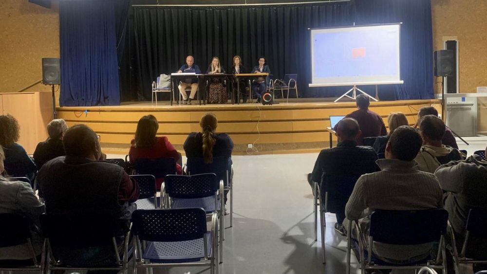 Reunión de la concejala de comercio con los comerciantes de Babel