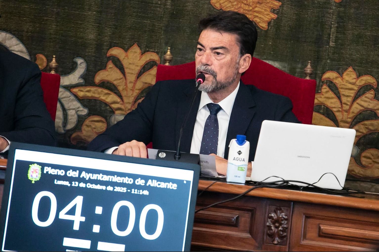 El alcalde de Alicante, Luis Barcala, interviene en el pleno municipal El alcalde de Alicante, Luis Barcala, interviene en el pleno municipal