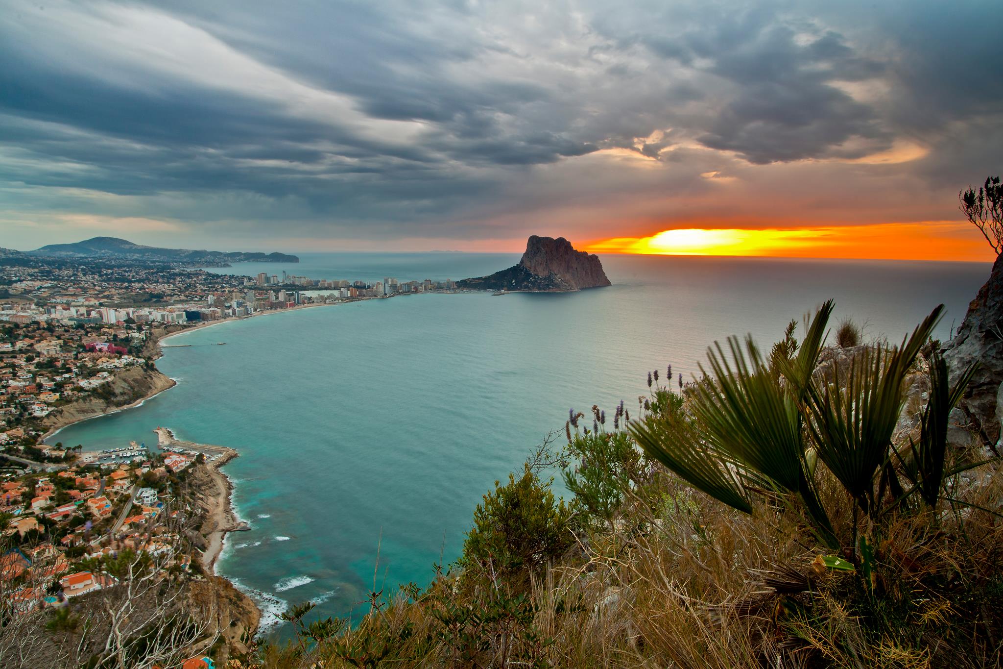Imagen aérea de Calpe al amanecer Imagen aérea de Calpe al amanecer