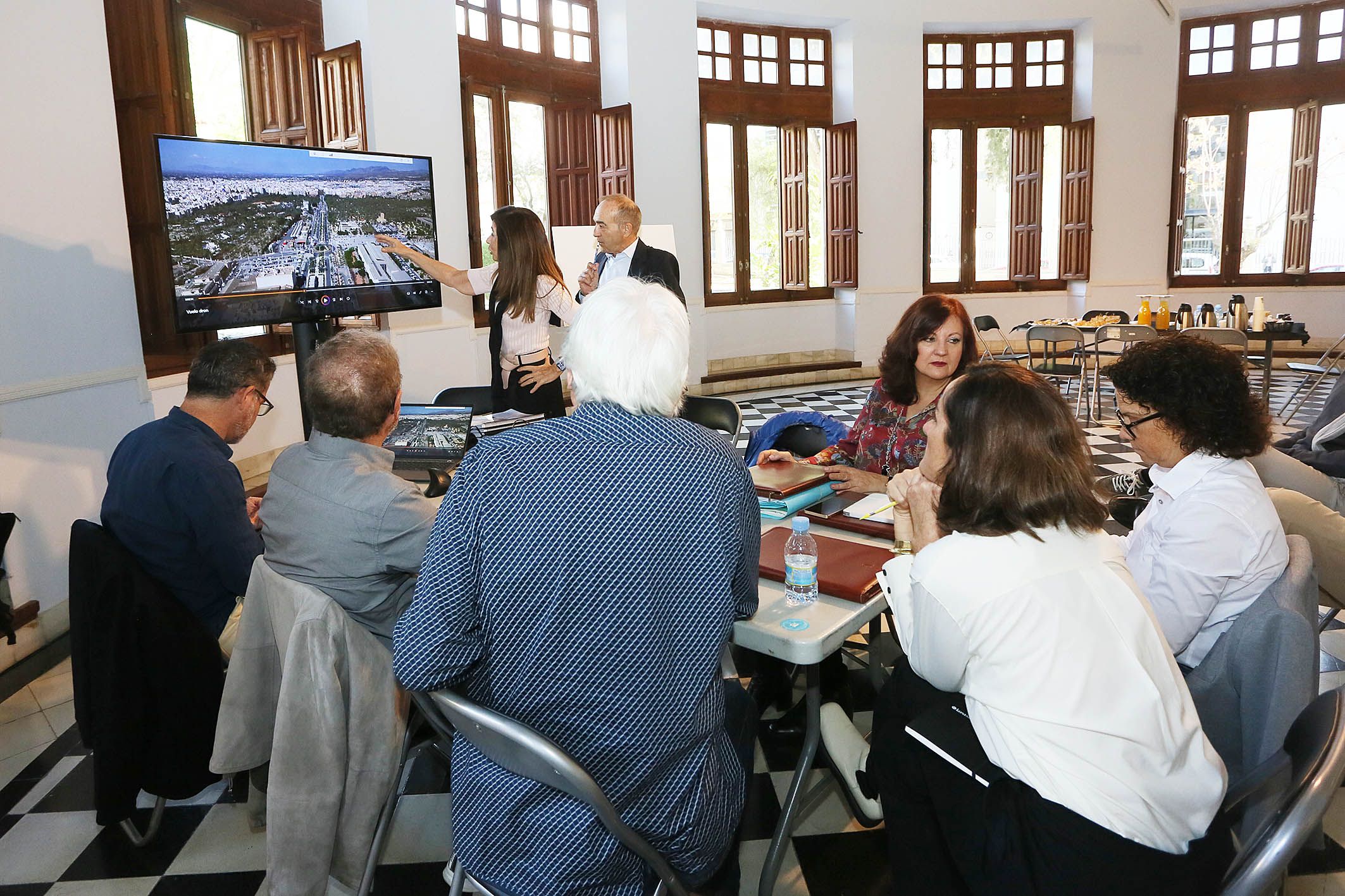 Reunión del jurado técnico del palacio de congresos de Elche Reunión del jurado técnico del palacio de congresos de Elche