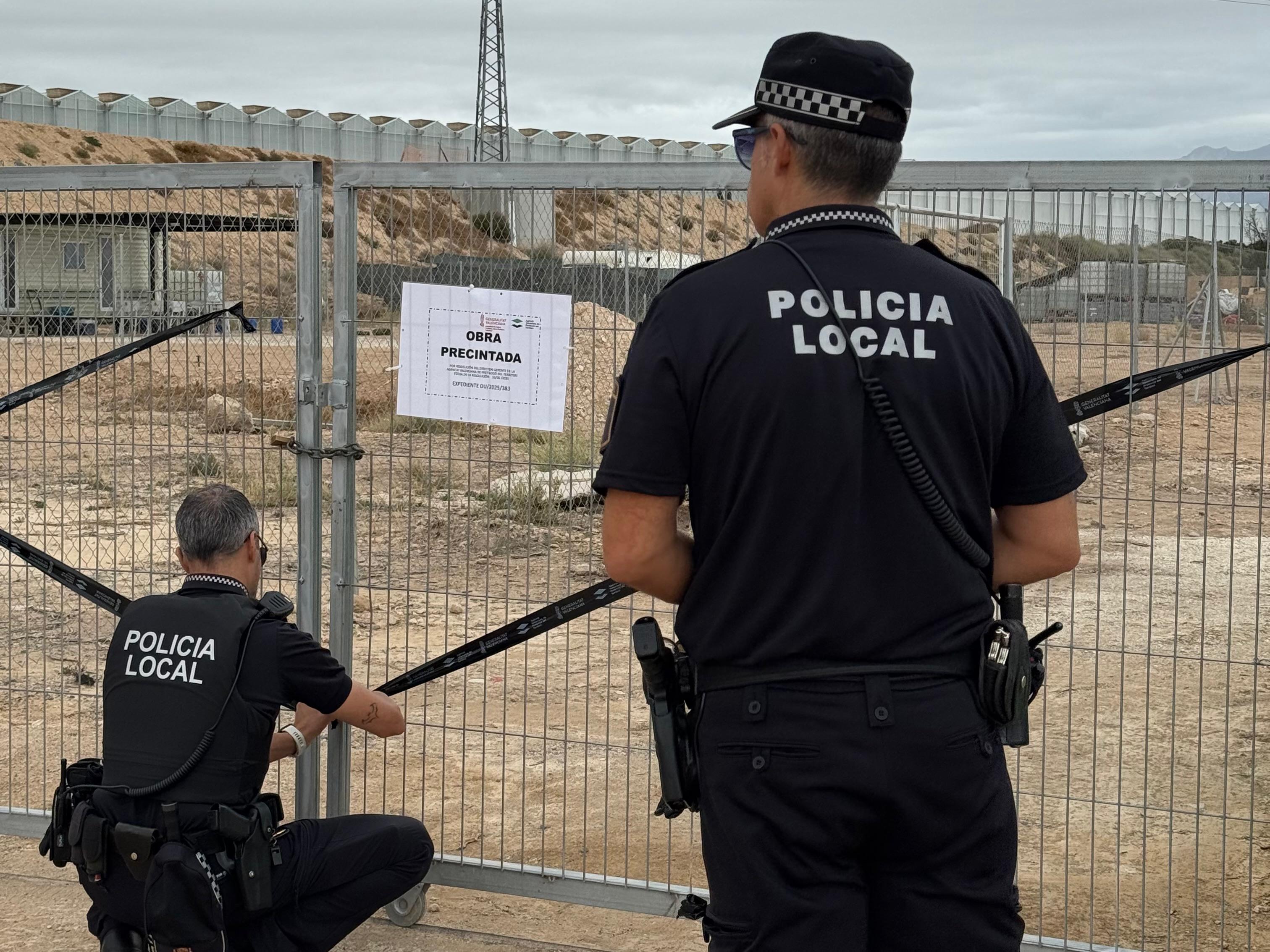 Intervención policial en terreno reparcelado irregularmente en San Vicente Intervención policial en terreno reparcelado irregularmente en San Vicente