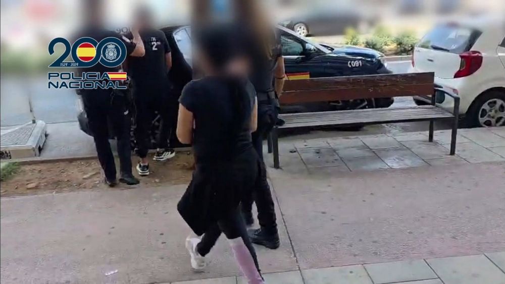 Momento de la detención de una de las personas presuntamente implicadas Momento de la detención de una de las personas presuntamente implicadas