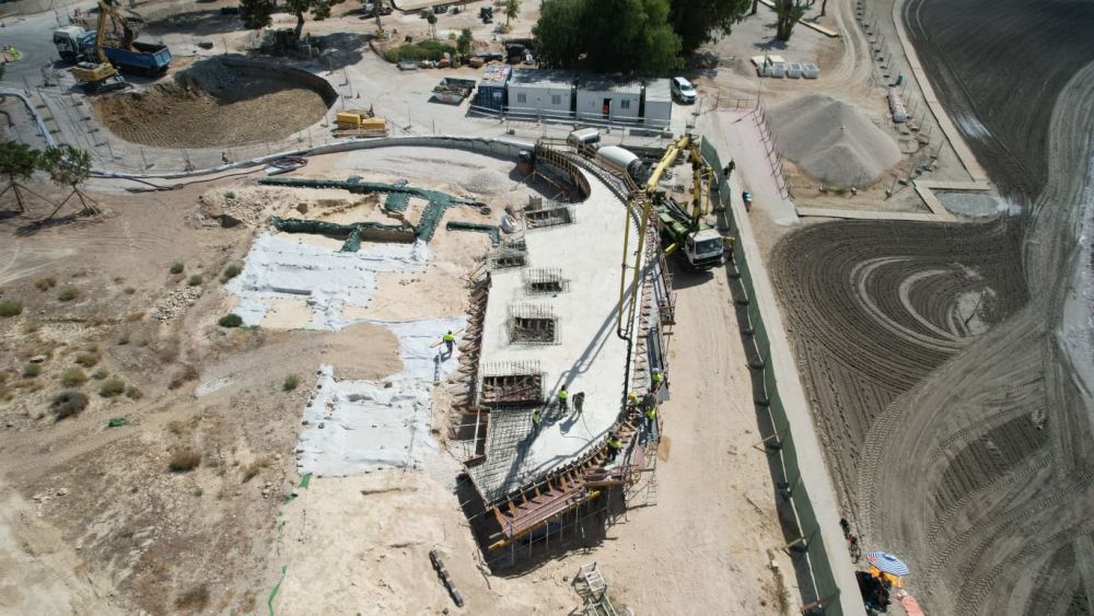 Trabajos de construcción del puesto de salvamento de La Almadraba Trabajos de construcción del puesto de salvamento de La Almadraba