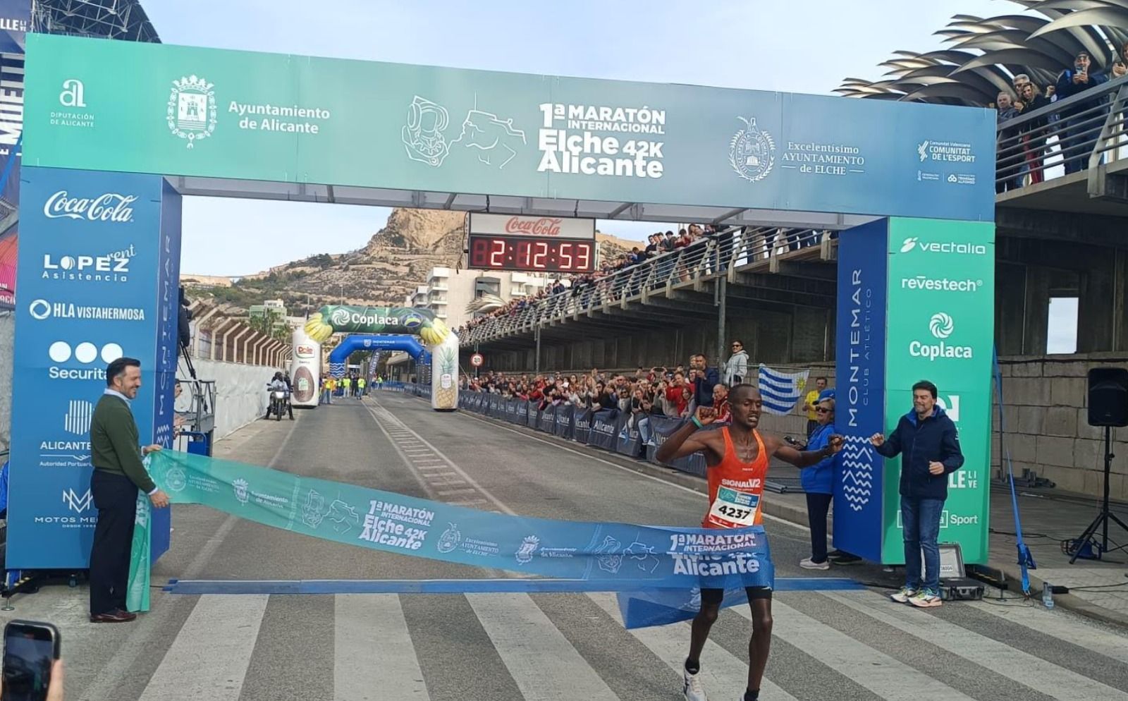 Arribada del marató Elx-Alacant 2025