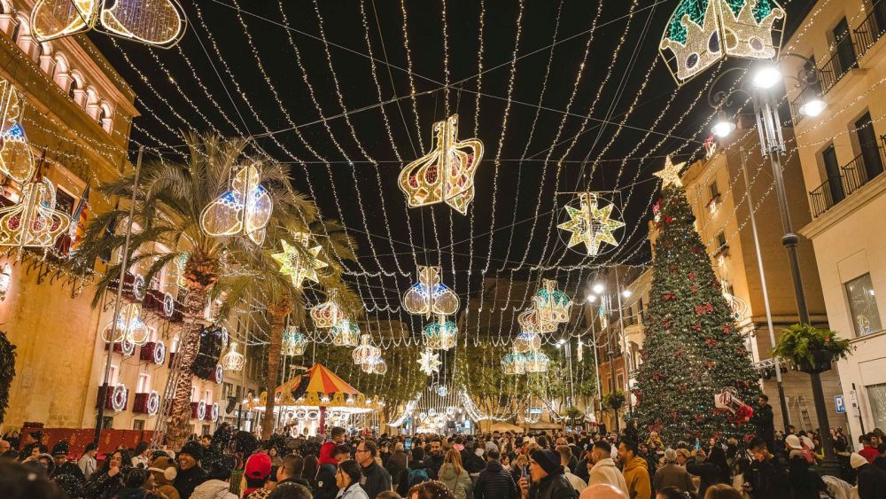 Plaça de Baix d'Elx il·luminada per Nadal