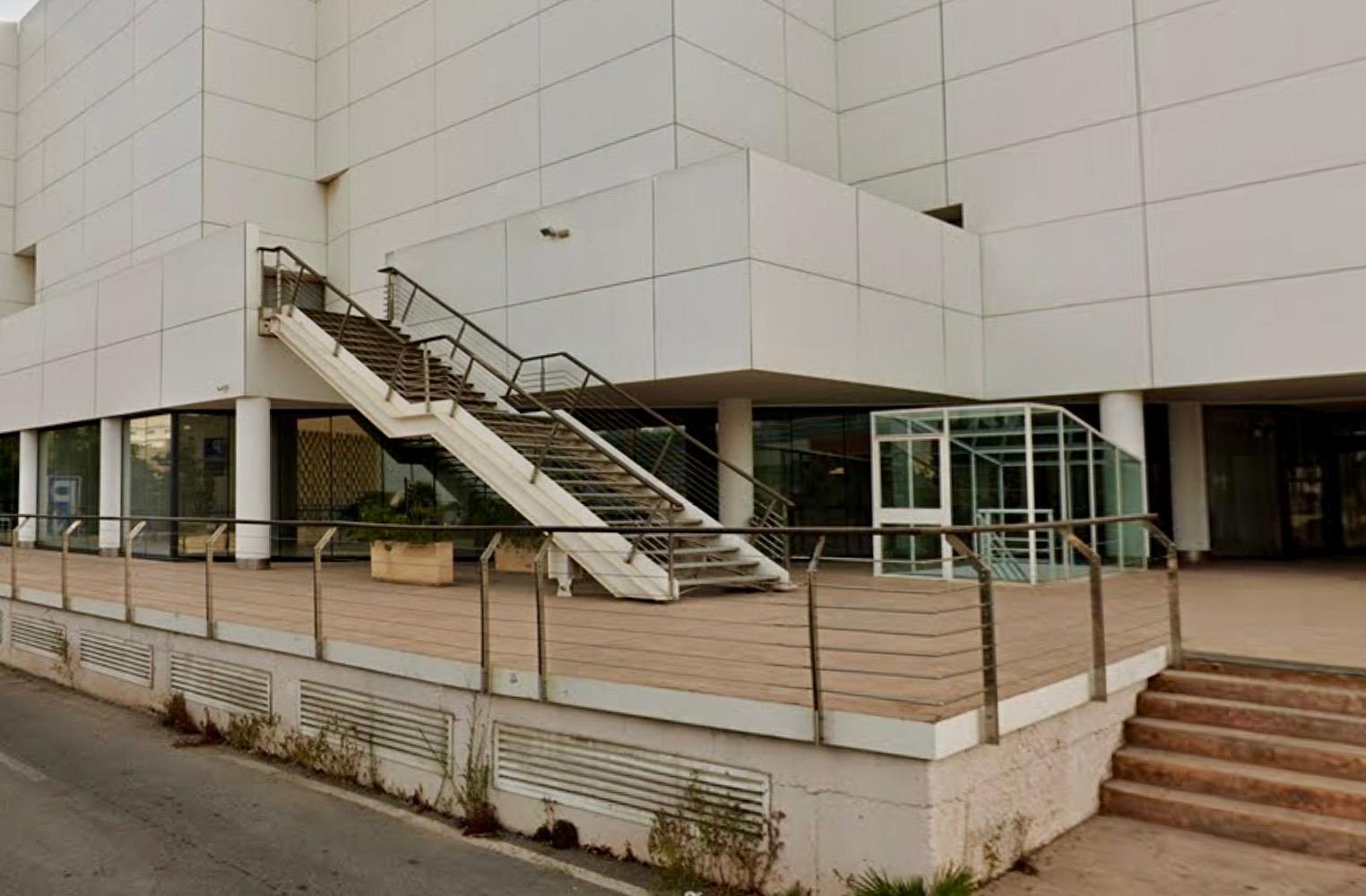 Escales d'accés a la futura seu de la Cambra de Comerç d'Alacant en el Panoramis