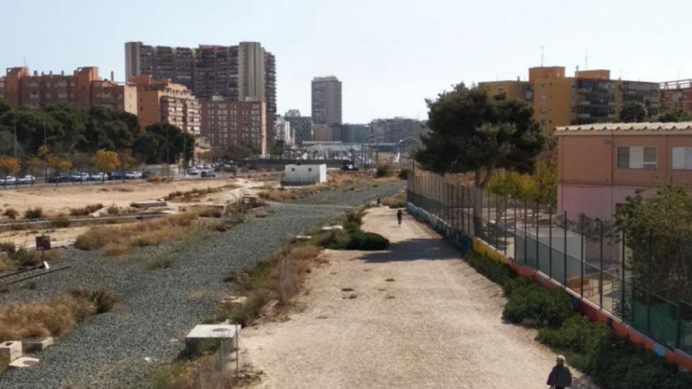 Terrenys ferroviaris sobre els quals es construirà el Parc Central d'Alacant Terrenys ferroviaris sobre els quals es construirà el Parc Central d'Alacant