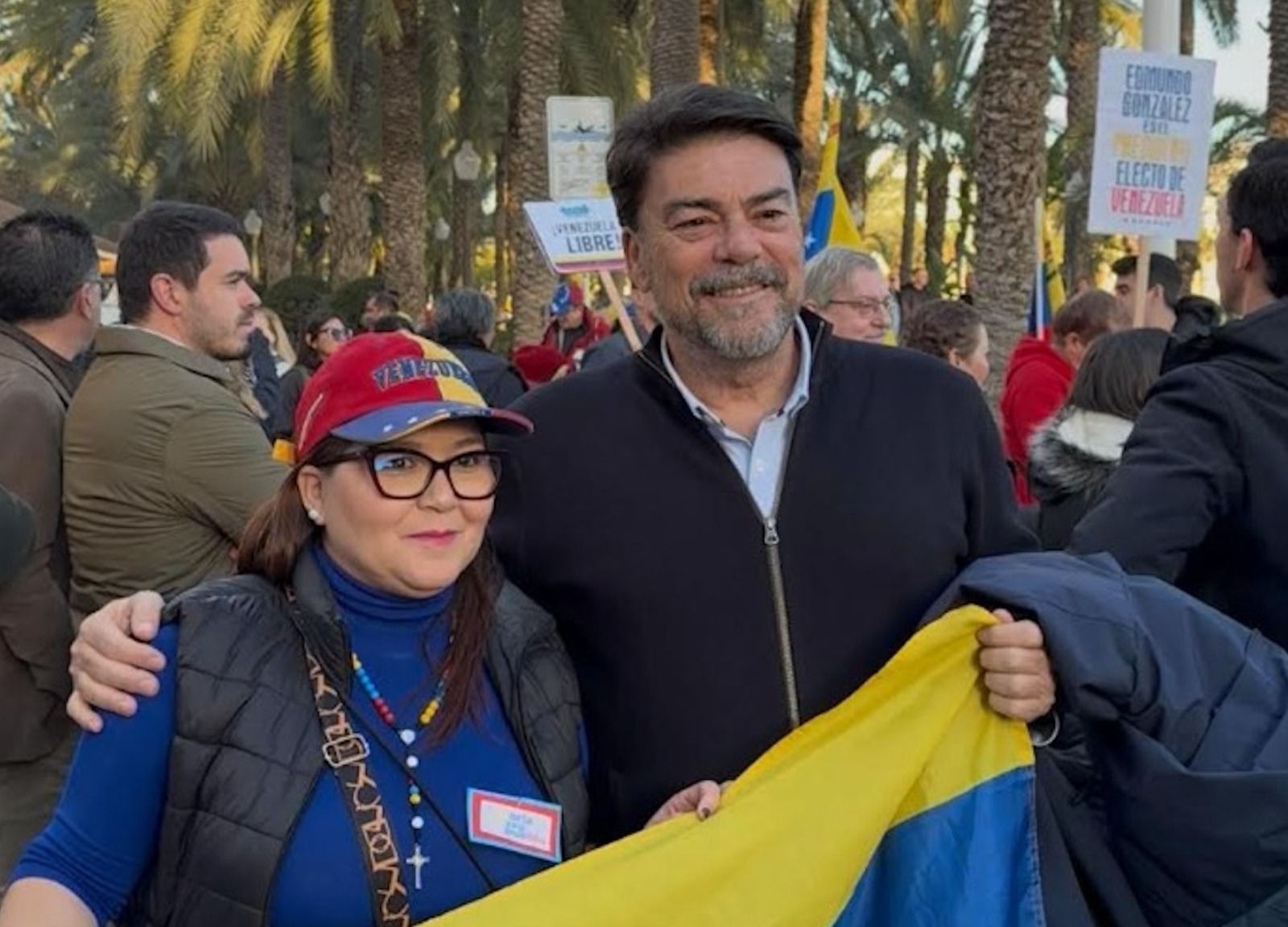 El alcalde Luis Barcala participa en una protesta en Alicante contra el régimen de Maduro El alcalde Luis Barcala participa en una protesta en Alicante contra el régimen de Maduro