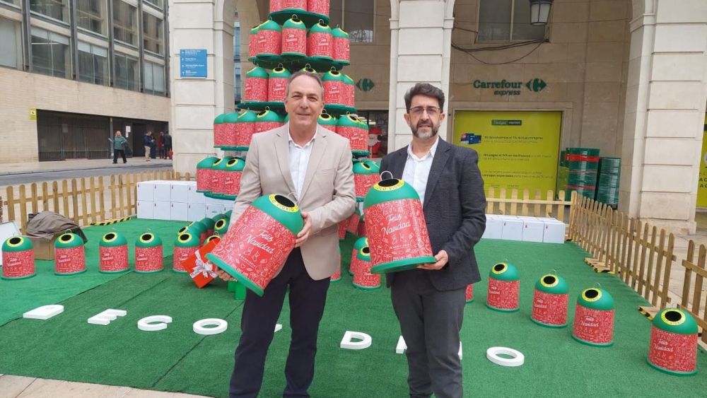 Presentació de l'arbre nadalenc sostenible d'Ecovidrio a Alacant Presentació de l'arbre nadalenc sostenible d'Ecovidrio a Alacant