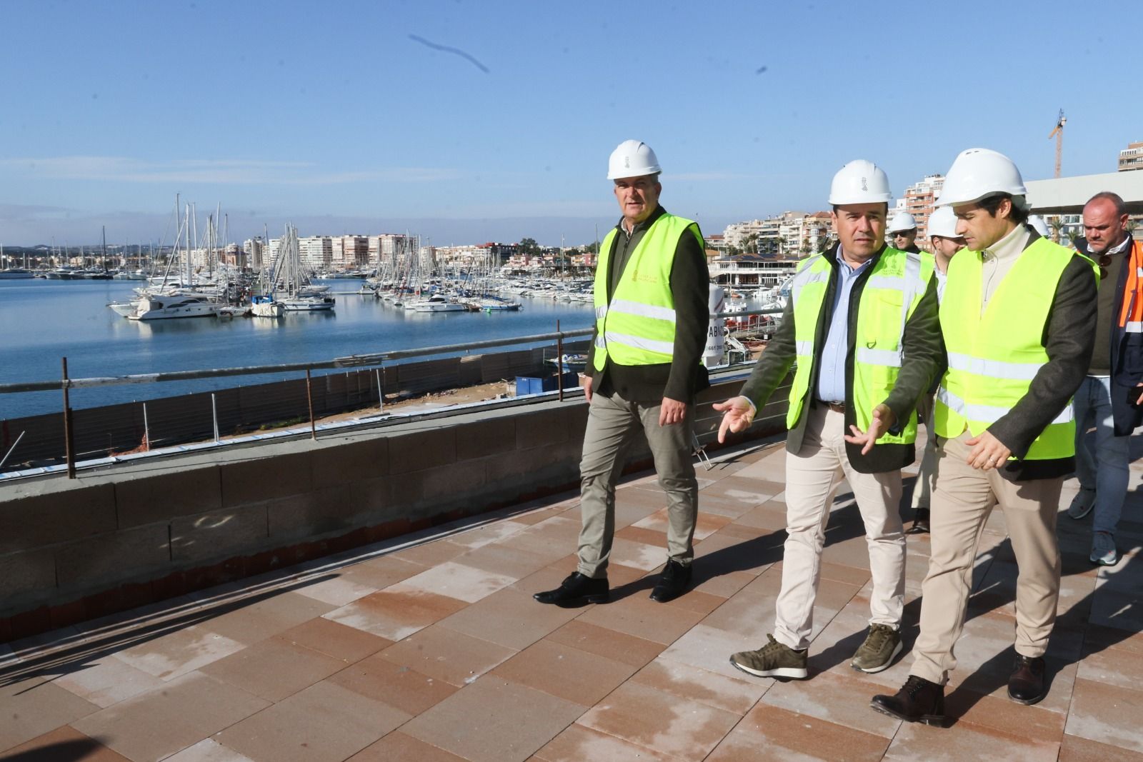 Pérez Llorca visita les obres de transformació del Port de Torrevieja Pérez Llorca visita les obres de transformació del Port de Torrevieja