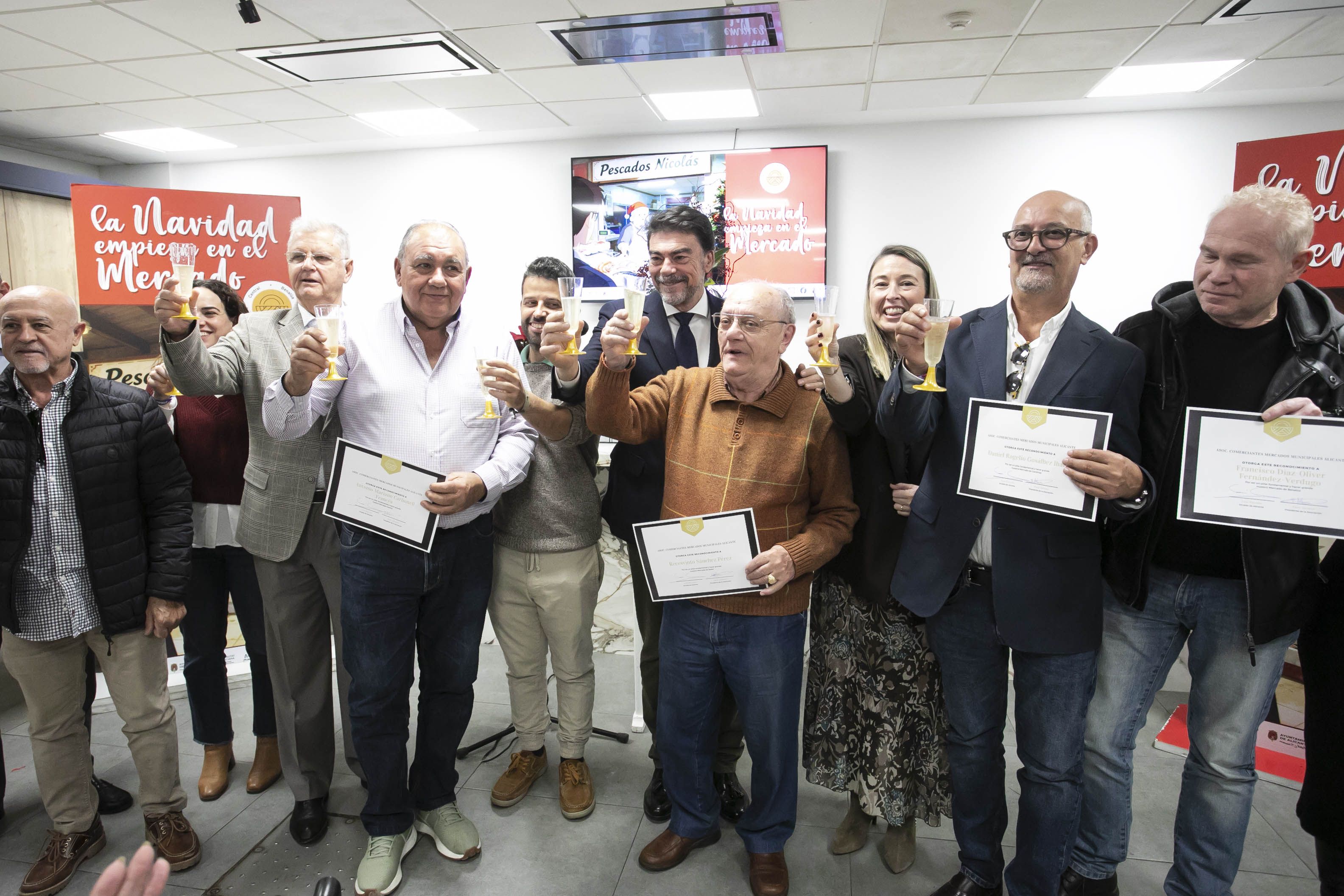 Brindis nadalenc dels mercats municipals d'Alacant Brindis nadalenc dels mercats municipals d'Alacant