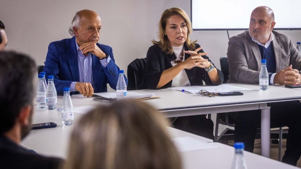 La consellera de Vivenda, Susana Camarero, participa en la junta de l'Associació d'Empreses Promotores de València La consellera de Vivenda, Susana Camarero, participa en la junta de l'Associació d'Empreses Promotores de València
