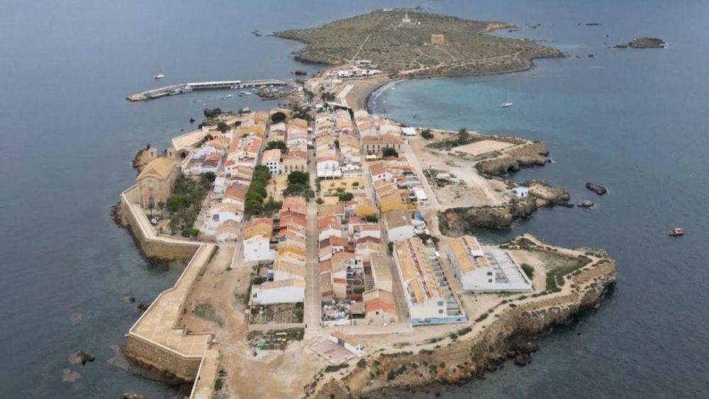 Imatge aèria del nucli urbà de l'illa de Tabarca