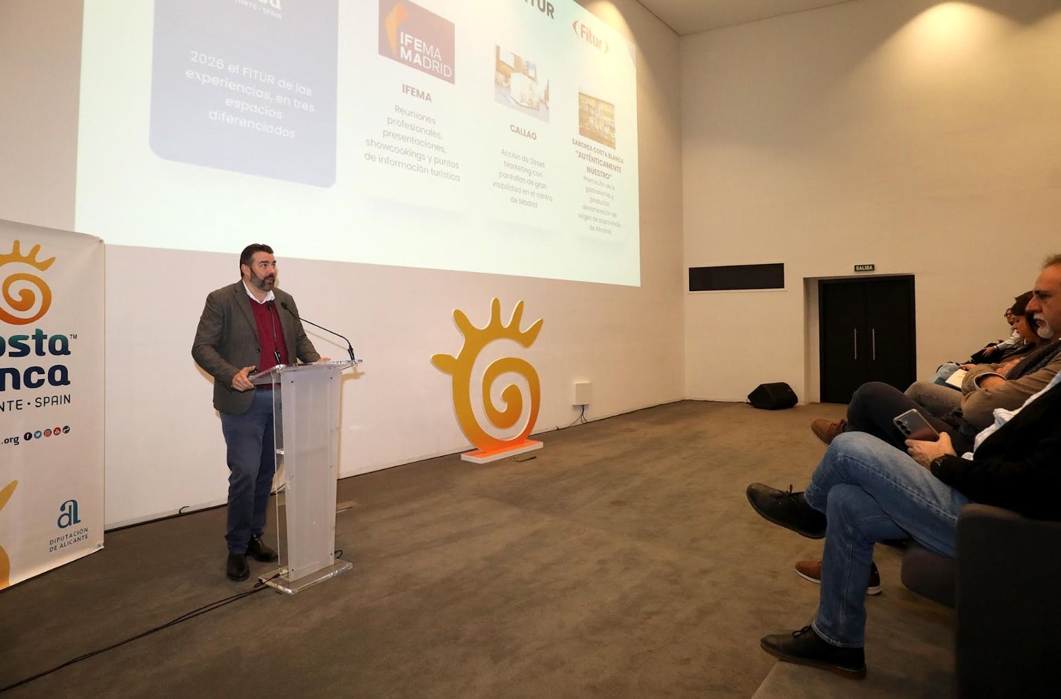 Reunió del Patronat Costa Blanca per a FITUR 2026