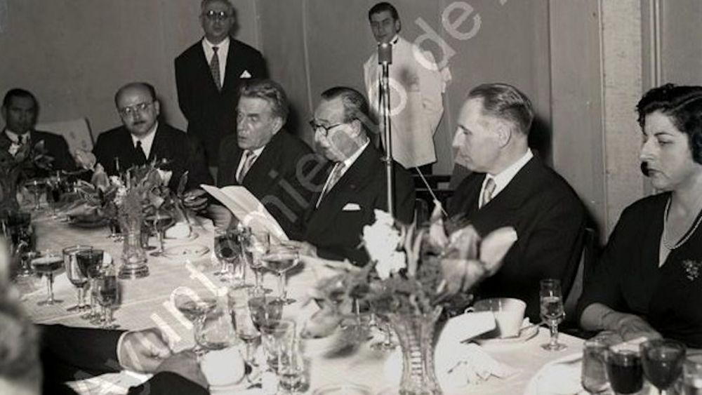 Óscar Esplá durant la lectura d'un fall (Foto: Ajuntament d'Alacant)