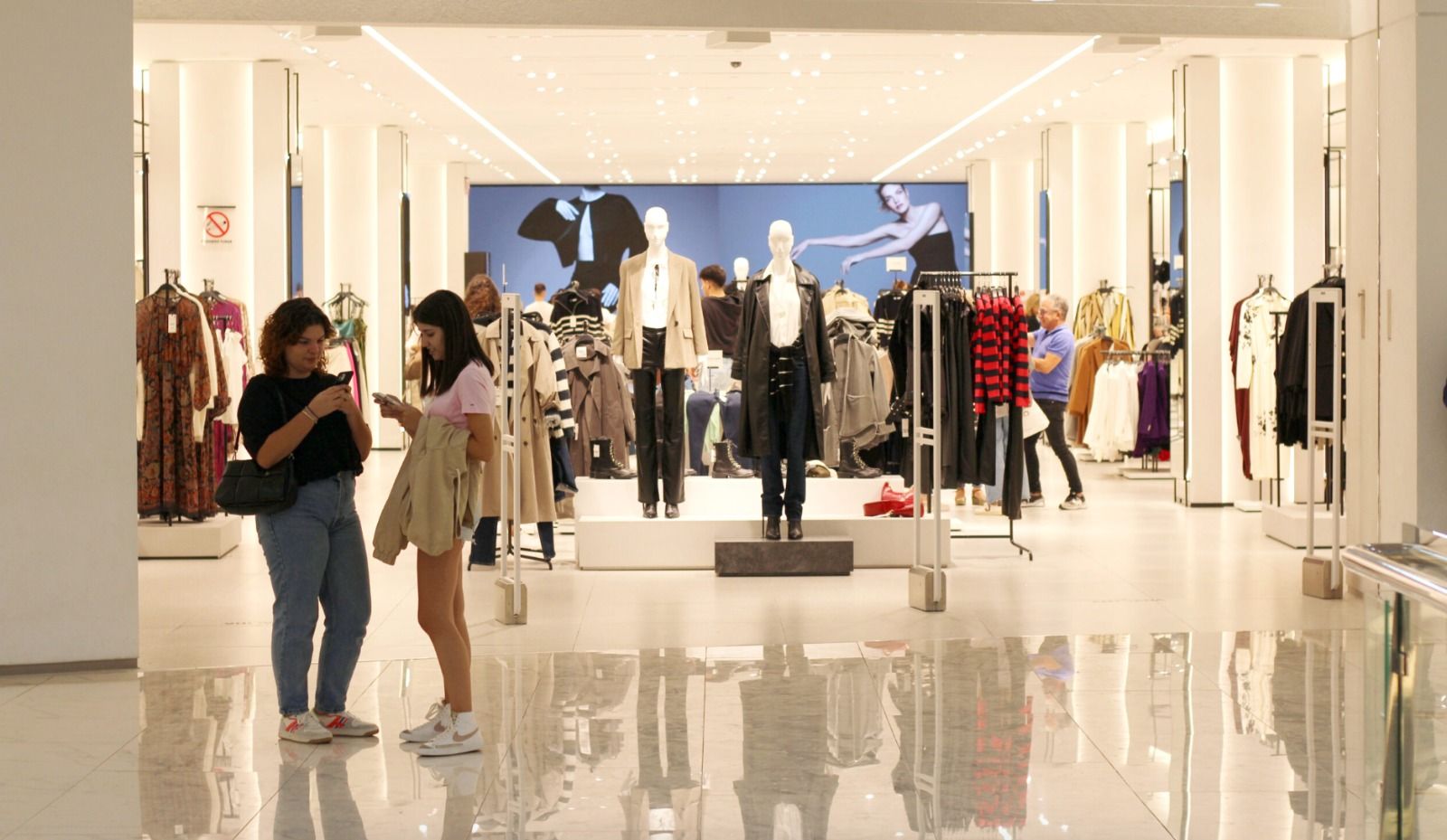 Entrada d'una botiga de roba a Alacant