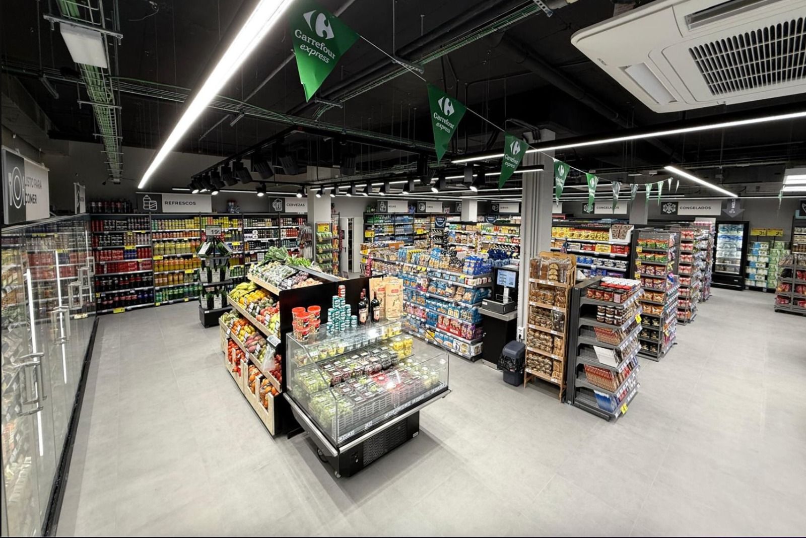 Interior de un supermercado en la ciudad de Alicante