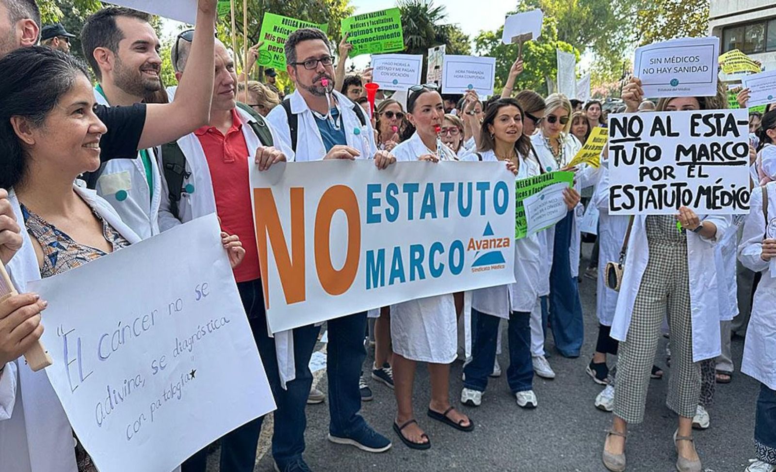 Protesta de sanitaris durant una vaga a Alacant (Foto: Sindicat Mèdic Avanza)