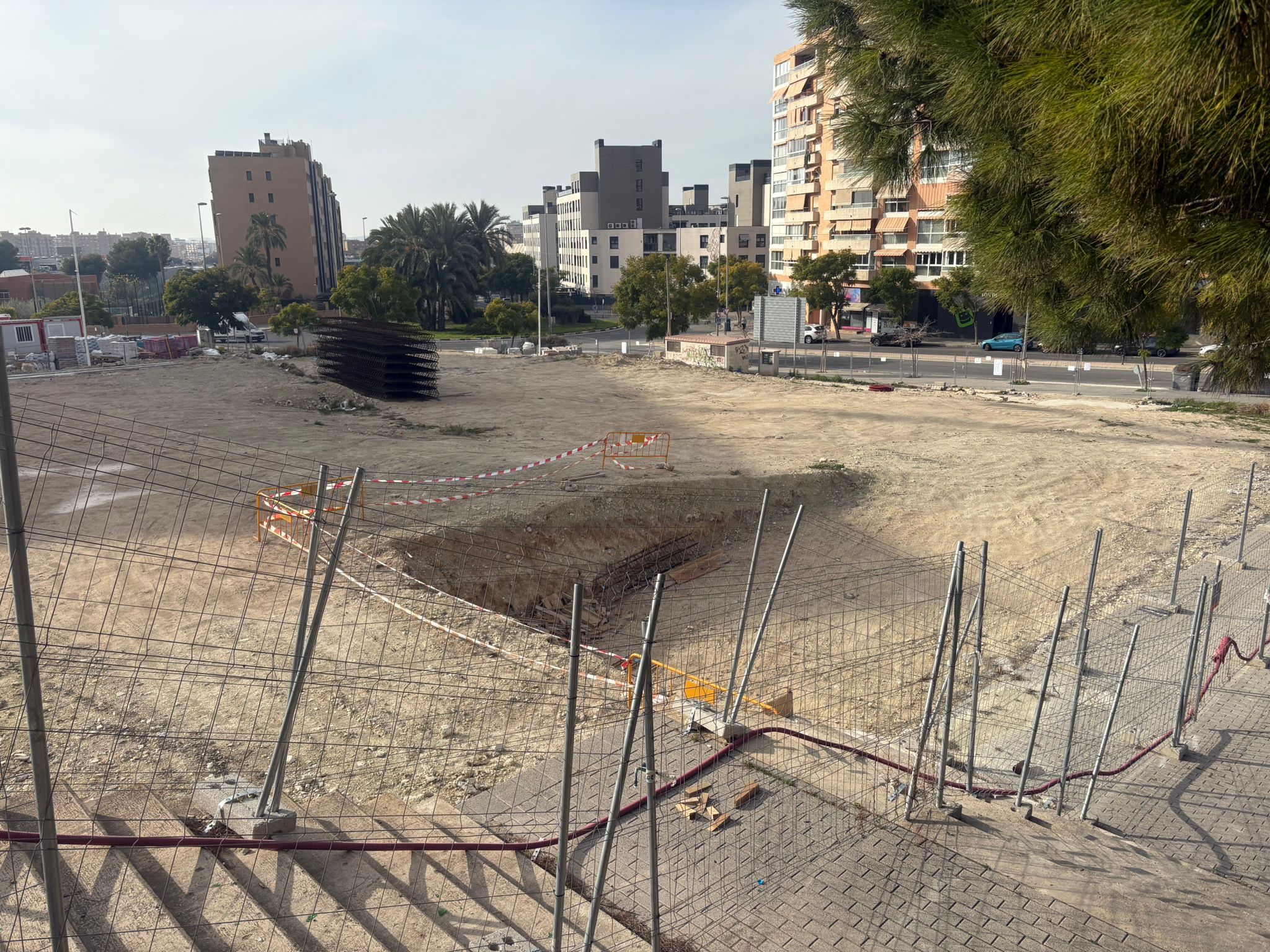 Inicio de las obras de centro de salud del Pau 2-La Torreta (Foto: Álvaro Rubio)