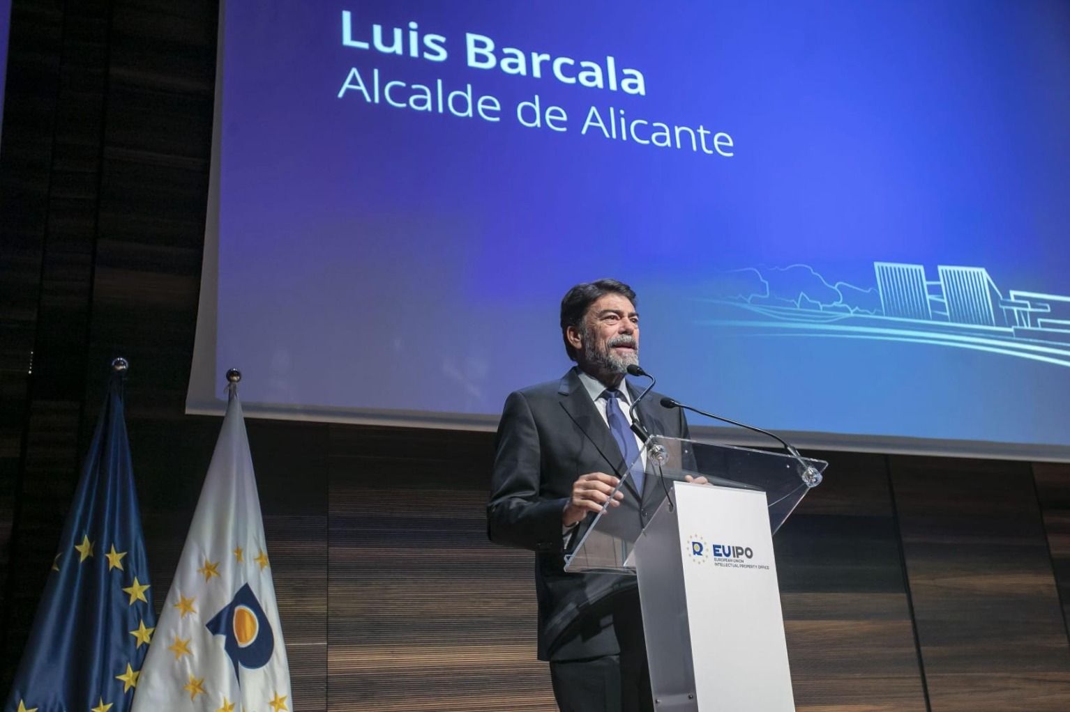 Luis Barcala interviene en el brindis de Año Nuevo de la Euipo en Alicante