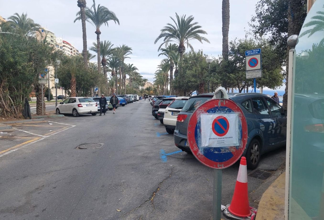 Senyal del tall en l'aparcament de passeig de Gómiz