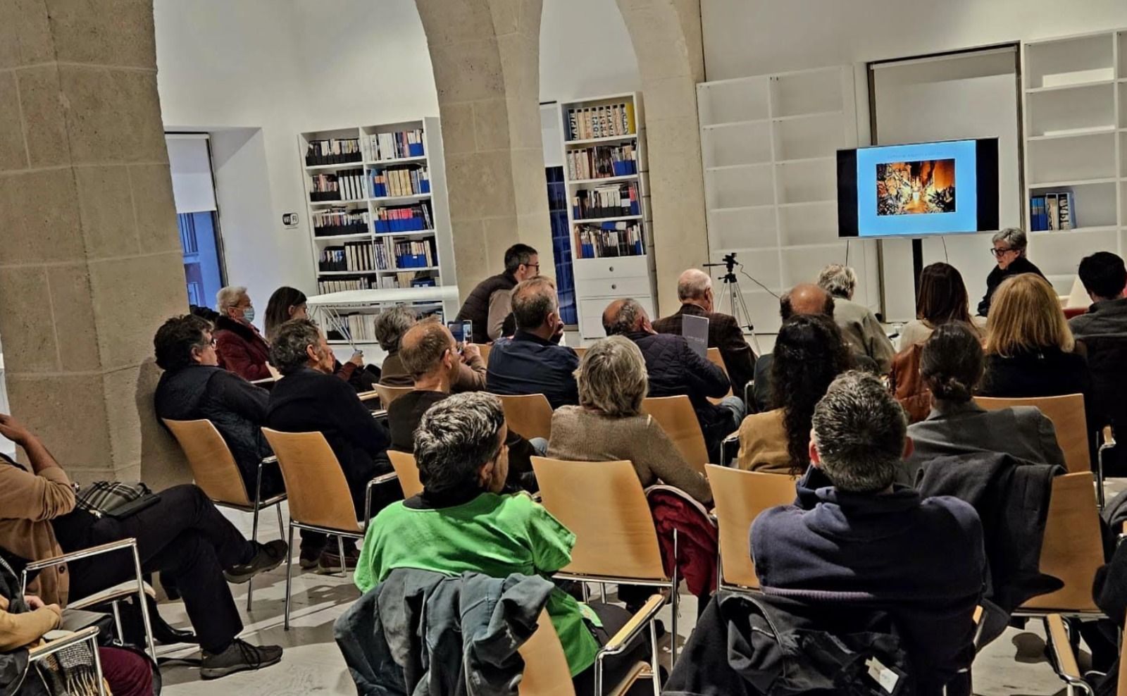Una xarrada de la Mesa d'Arquitectura del MACA a Alacant
