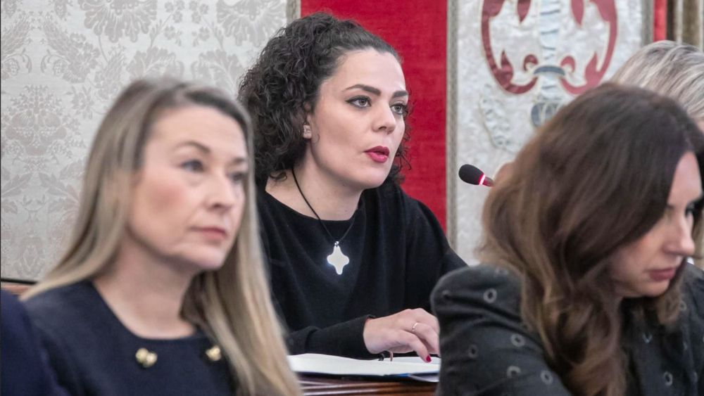 Cristina Cutanda interviene en el Pleno del Ayuntamiento de Alicante