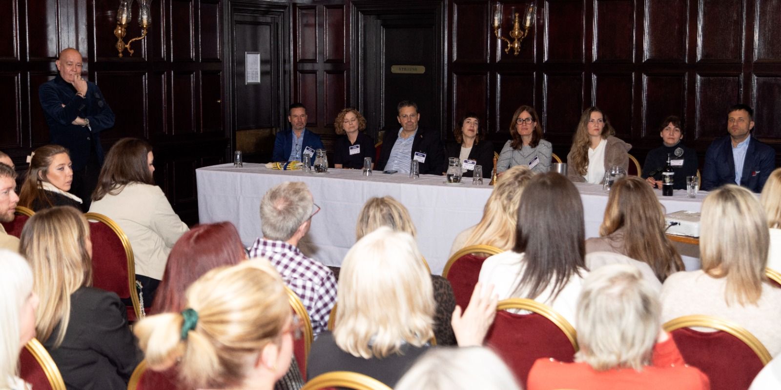 Promoció d'Alacant davant agents britànics Promoció d'Alacant davant agents britànics